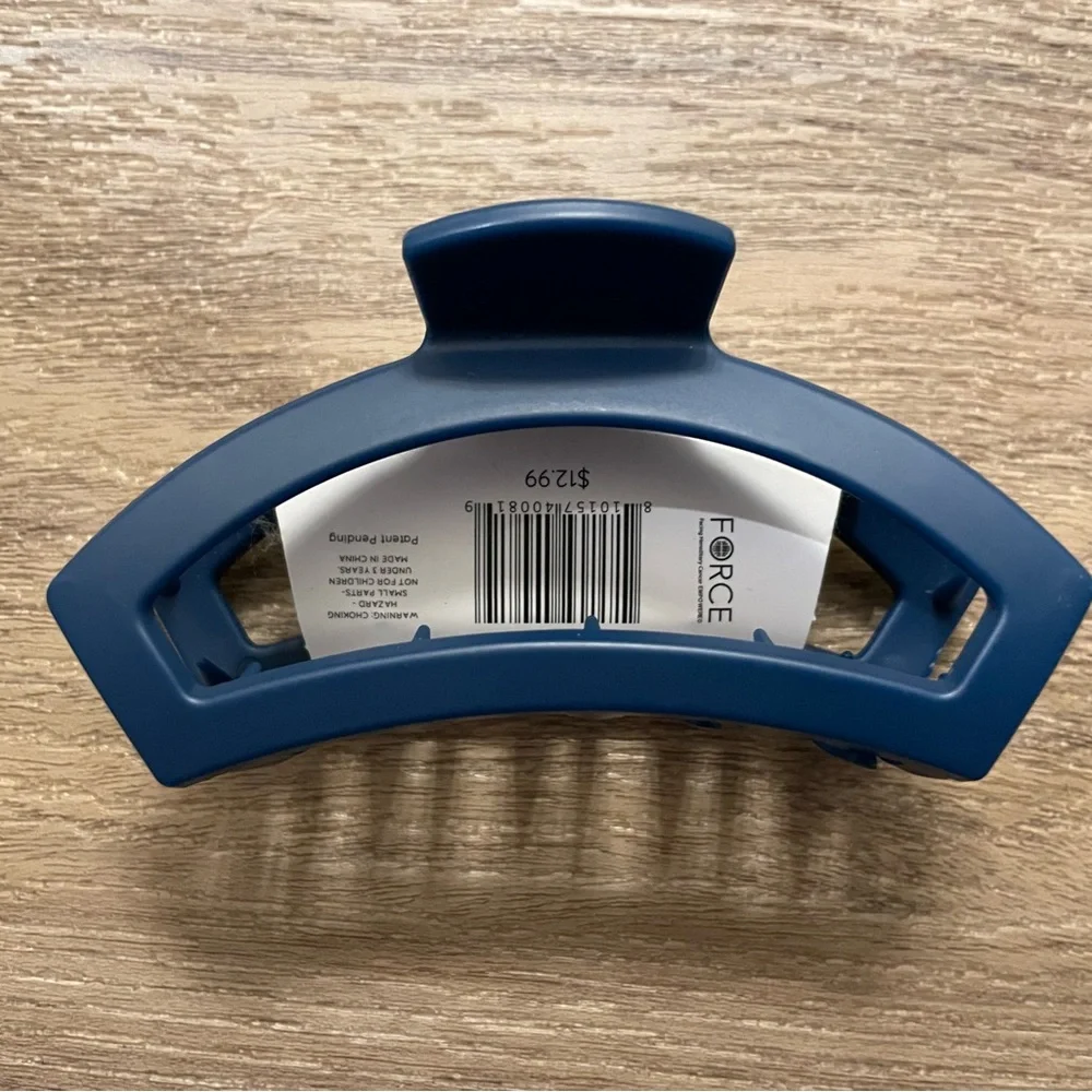 TELETIES Matte Navy Hair Claw Clip - Medium Open Midnight Rain Clip - Picture 2 of 2